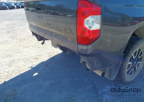 2018 Toyota Tundra Sr5 4.6L V8 из США, поврежденный, VIN 5TFRM5F19JX131722